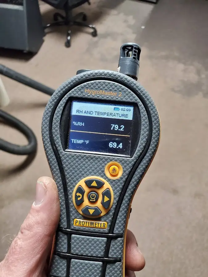Moisture meter humidity assessment for Mold Remediation & Removal in Arab